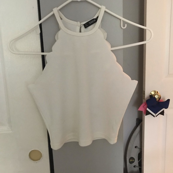 scallop crop top - Picture 2 of 2
